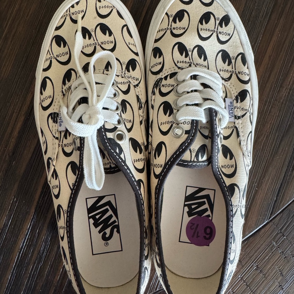 Vans Mooneyes Sneakers NWOT